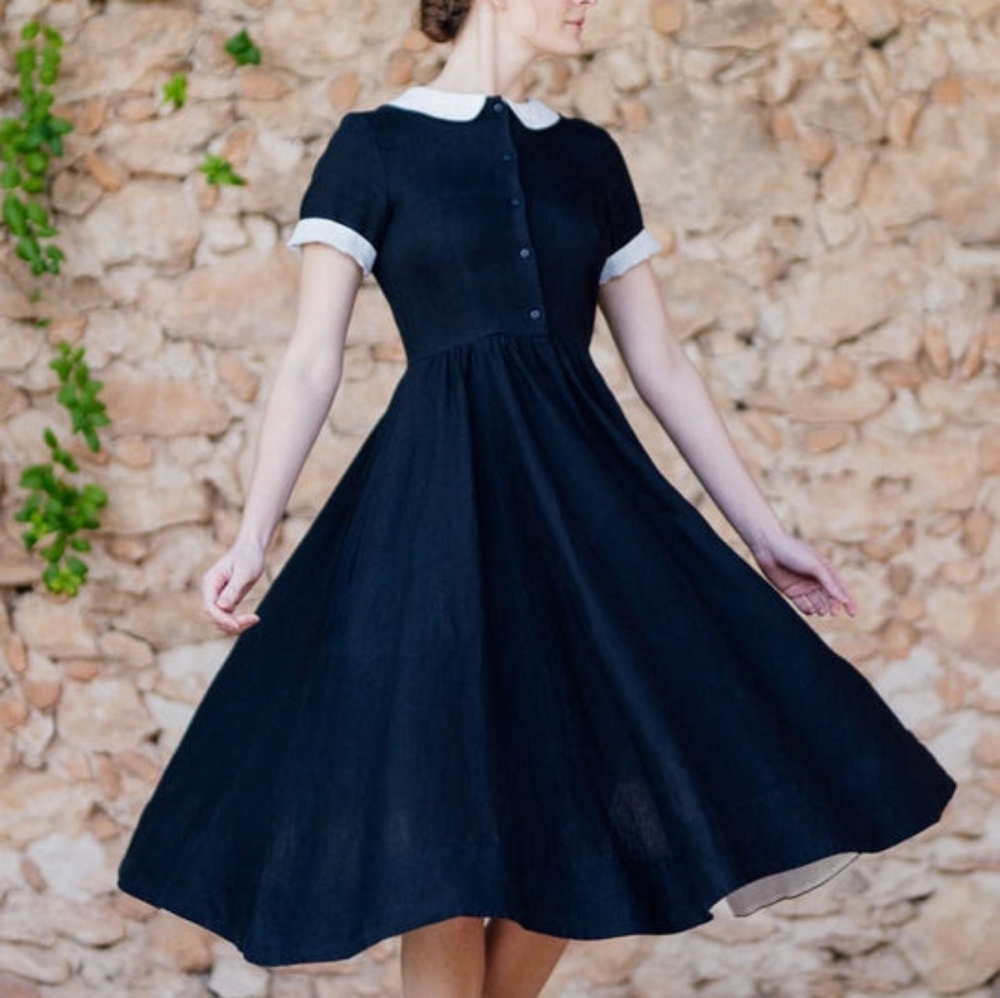 Black Son de Flor dress with white collar in size medium! 🖤🤍 100% Linen